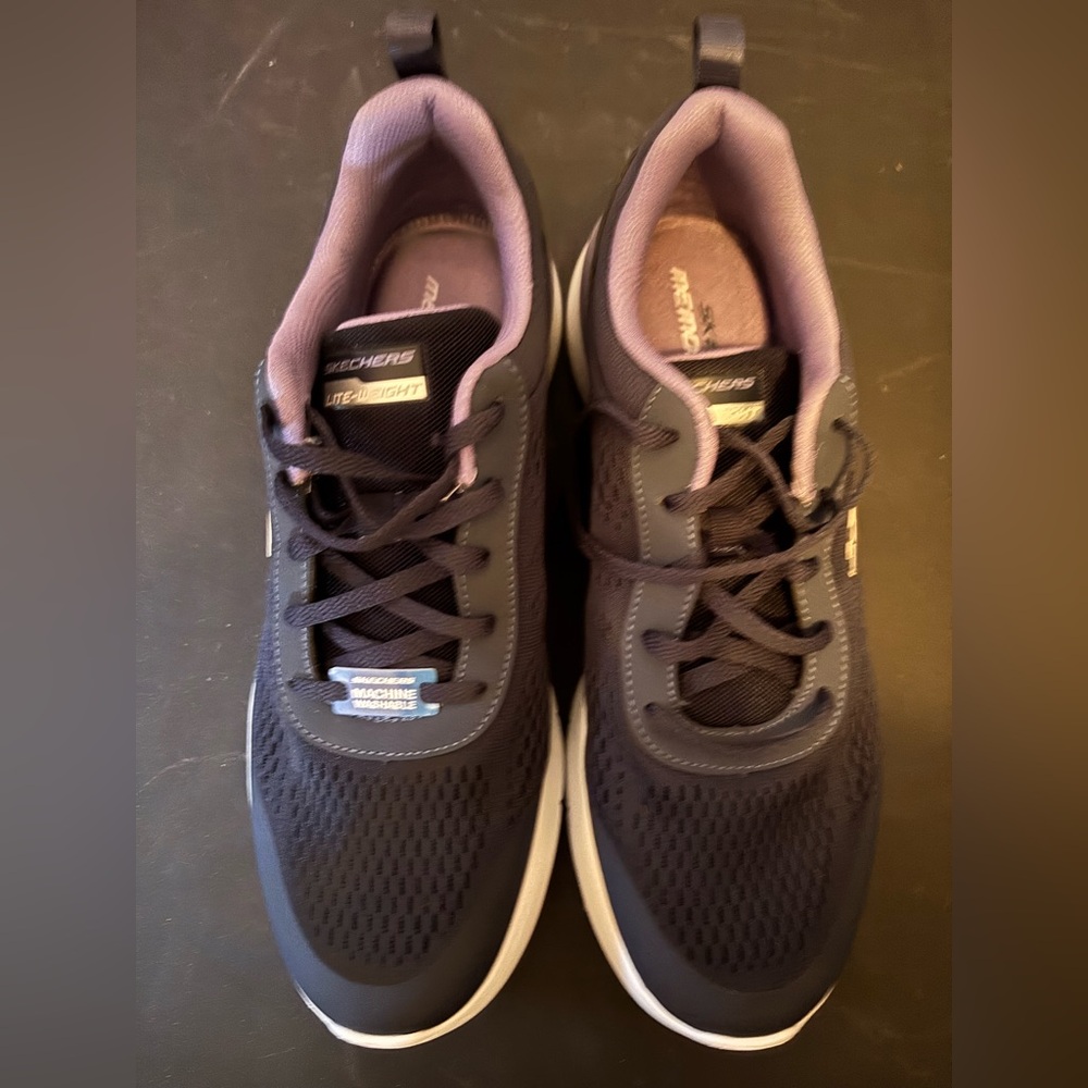 Skechers sneakers
